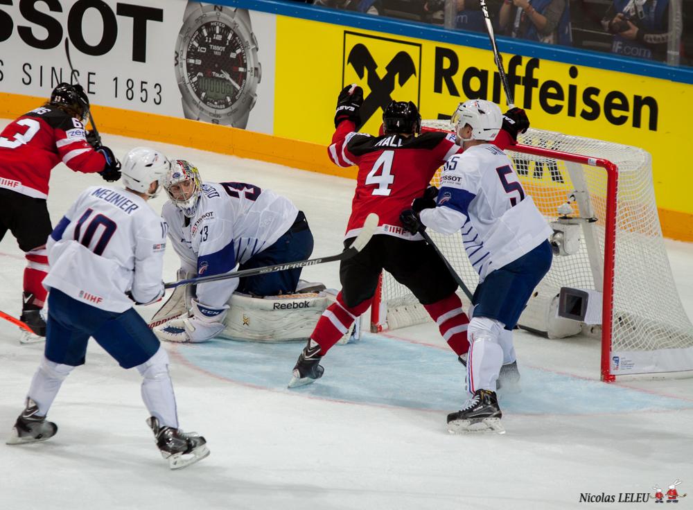 France 3 - 4 Canada