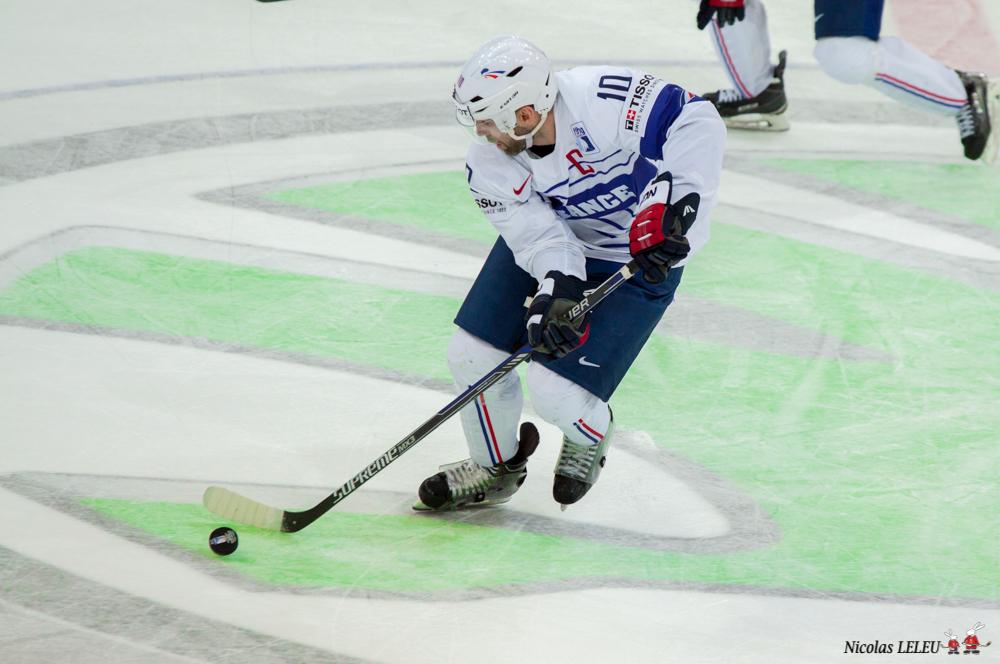 France 3 - 4 Canada