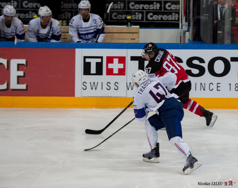 France 3 - 4 Canada