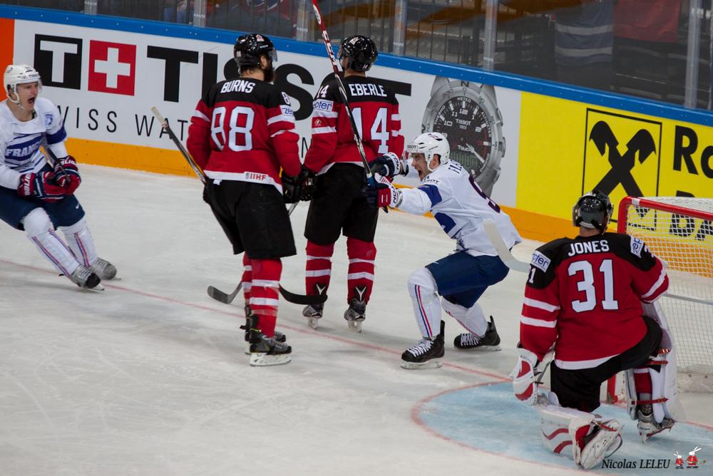France 3 - 4 Canada