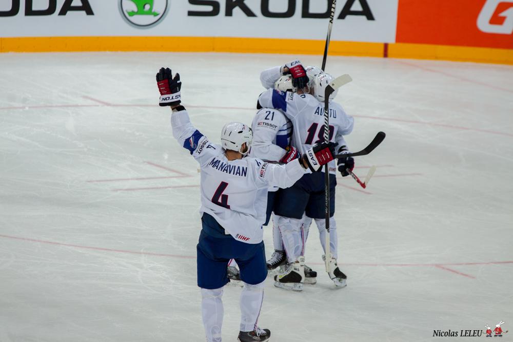 France 3 - 4 Canada