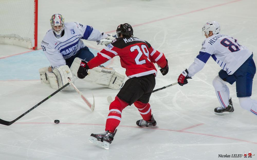 France 3 - 4 Canada