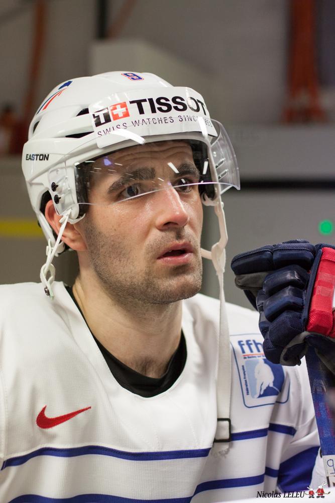 France 3 - 4 Canada