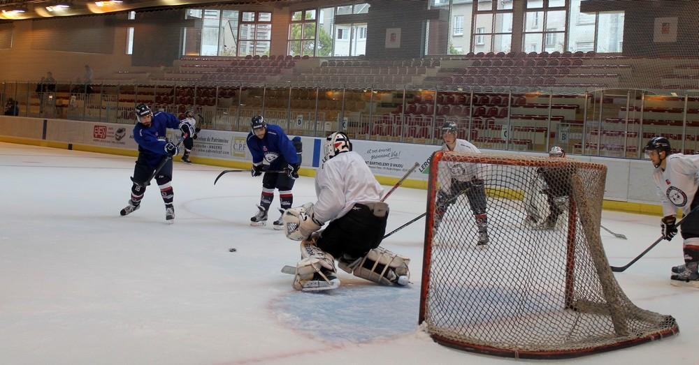 Les Ducs d'Angers retrouvent la glace — Reportage