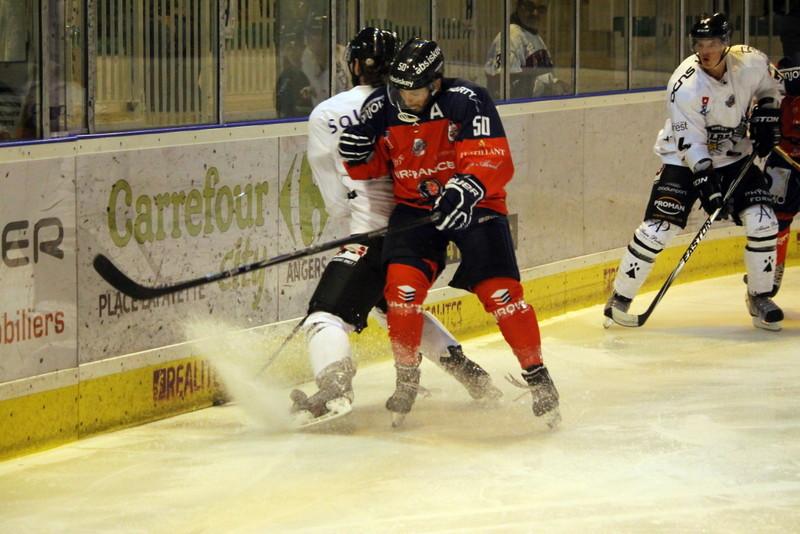 Angers  4 - 1 Brest 