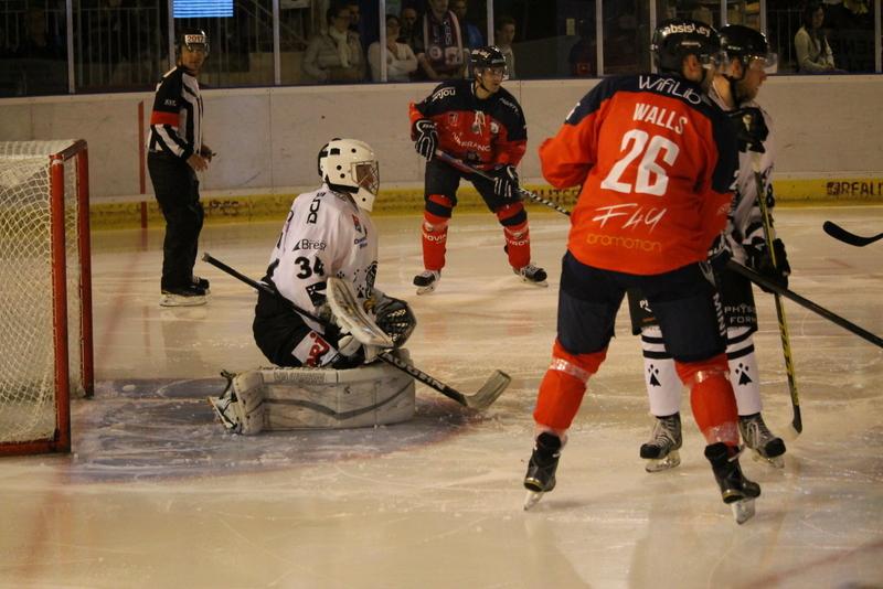 Angers  4 - 1 Brest 