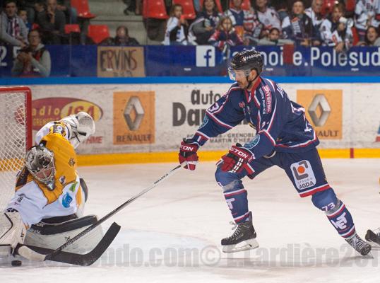 Grenoble  3 - 4 Strasbourg 