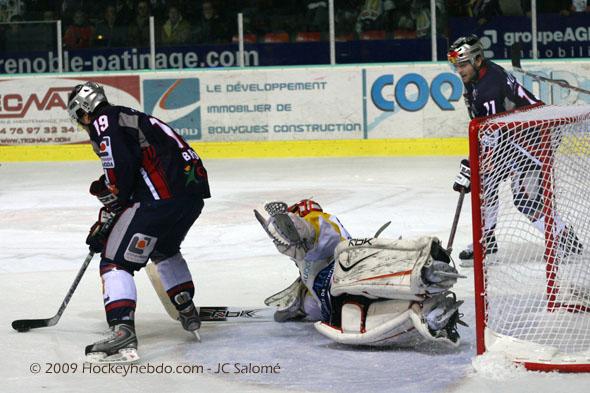 Grenoble  3 - 1 Strasbourg 
