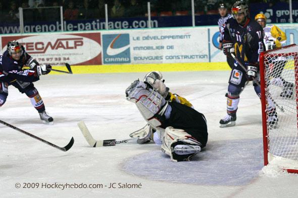 Grenoble  3 - 1 Strasbourg 