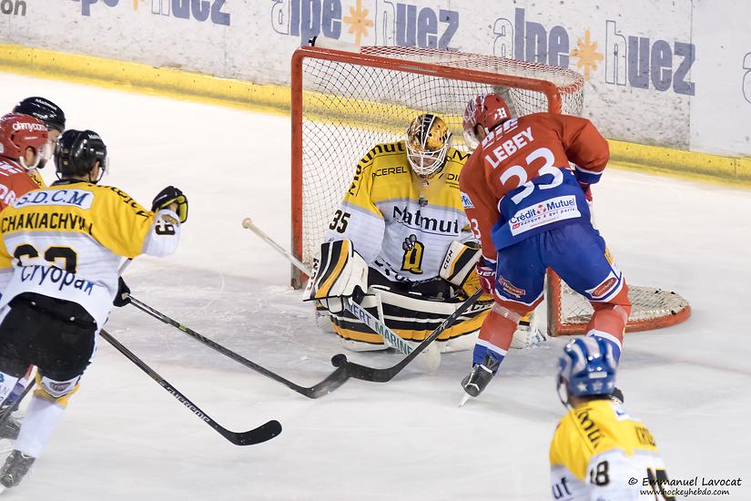 Lyon 1 - 8 Rouen
