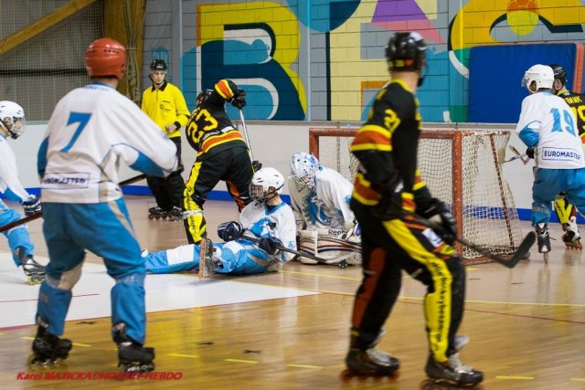 Photo hockey reportage Première victoire des Griffons