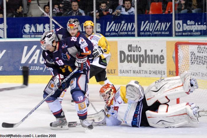 Grenoble  3 - 1 Strasbourg 