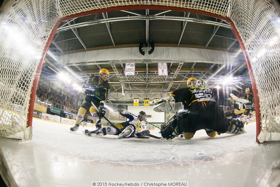 Strasbourg  3 - 1 Chamonix 