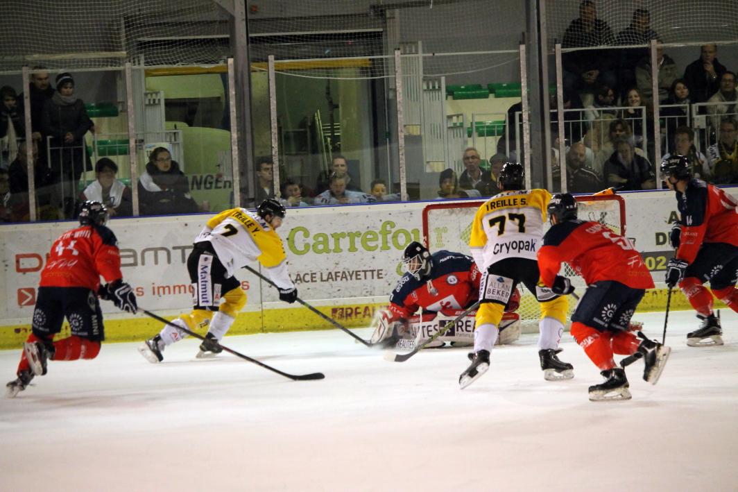 Angers  3 - 5 Rouen