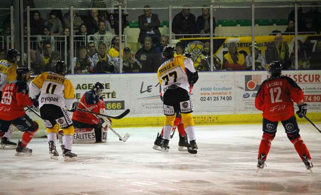 Angers  3 - 5 Rouen
