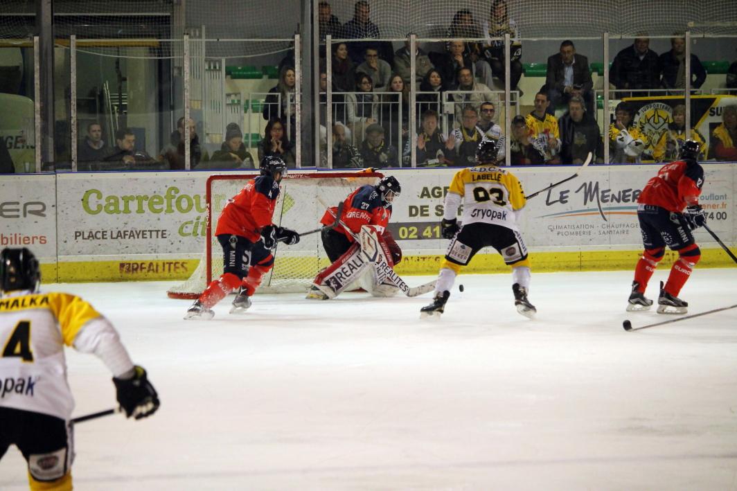 Angers  3 - 5 Rouen