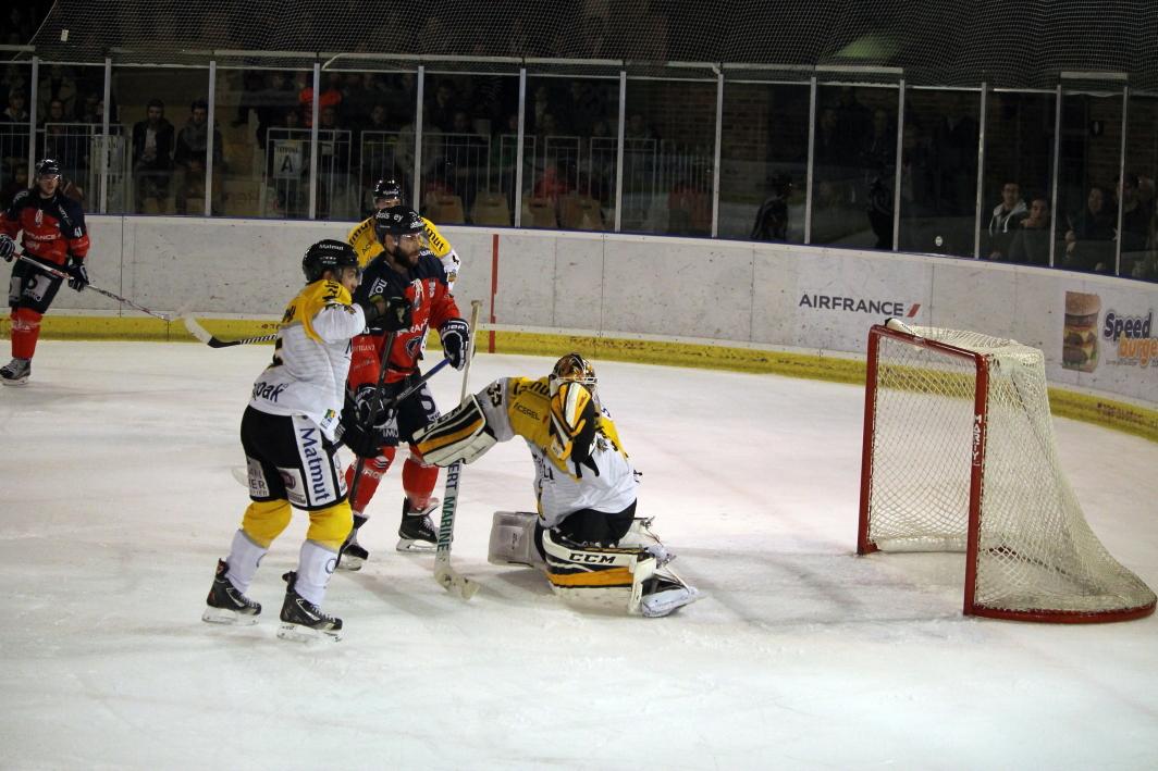 Angers  3 - 5 Rouen