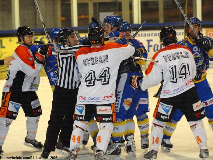 Villard-de-Lans 6 - 1 Tours 