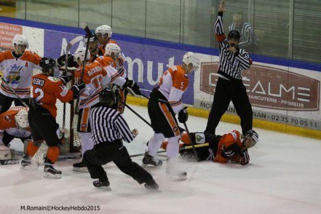 Photo hockey reportage Continental Cup J1 Match 1 : Soligorsk tranquillement
