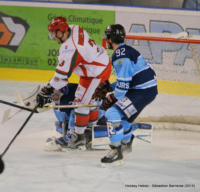 Tours  5 - 0 Courbevoie 