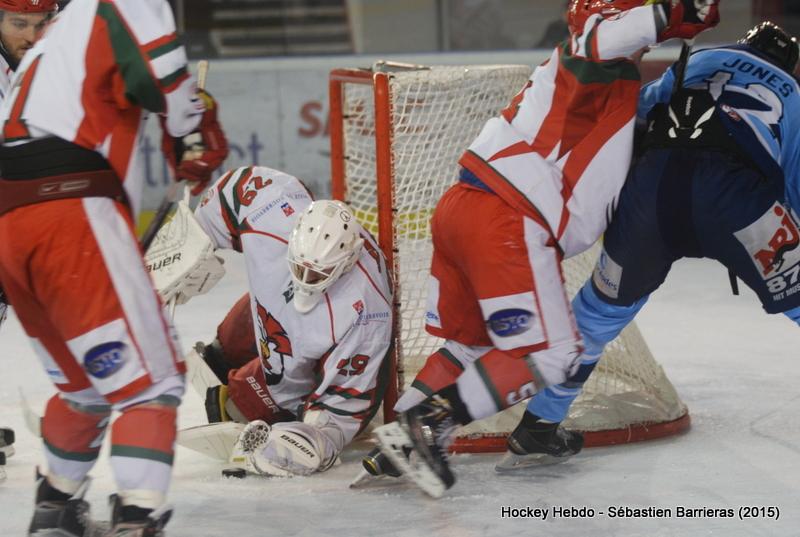 Tours  5 - 0 Courbevoie 