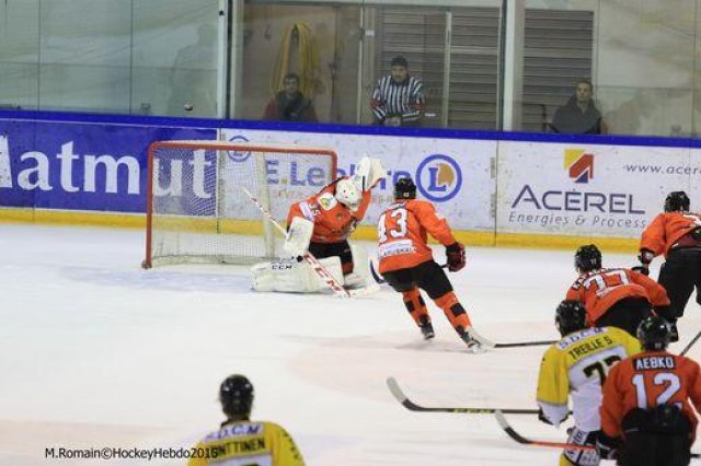 Photo hockey reportage Continental Cup J3 Match 6 : Victoire et qualification.