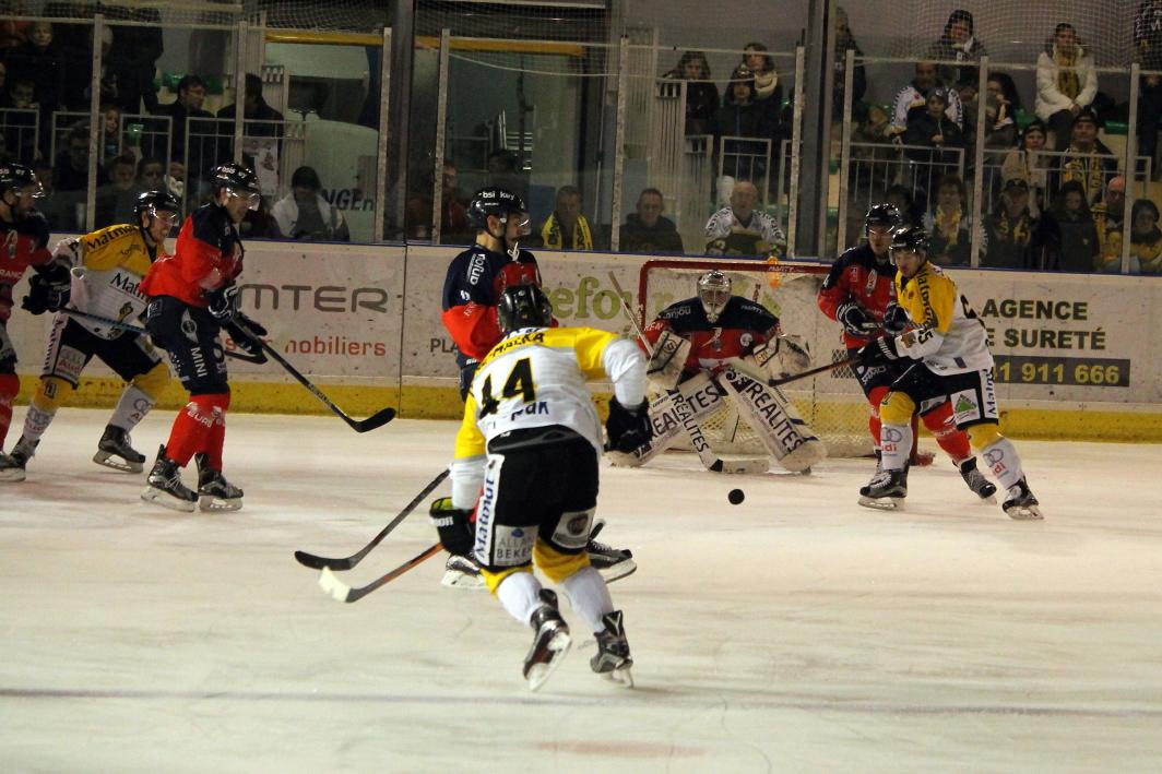 Angers  5 - 3 Rouen