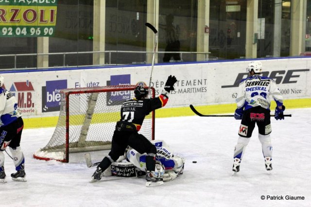 Photo hockey match Nice - Courchevel-Méribel-Pralognan le 12/12/2015