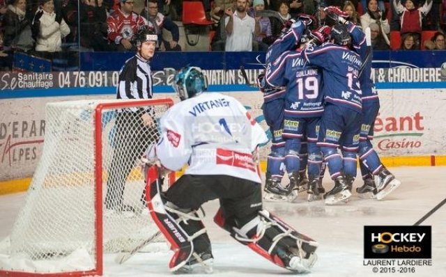 Photo hockey match Grenoble  - Lyon le 30/12/2015