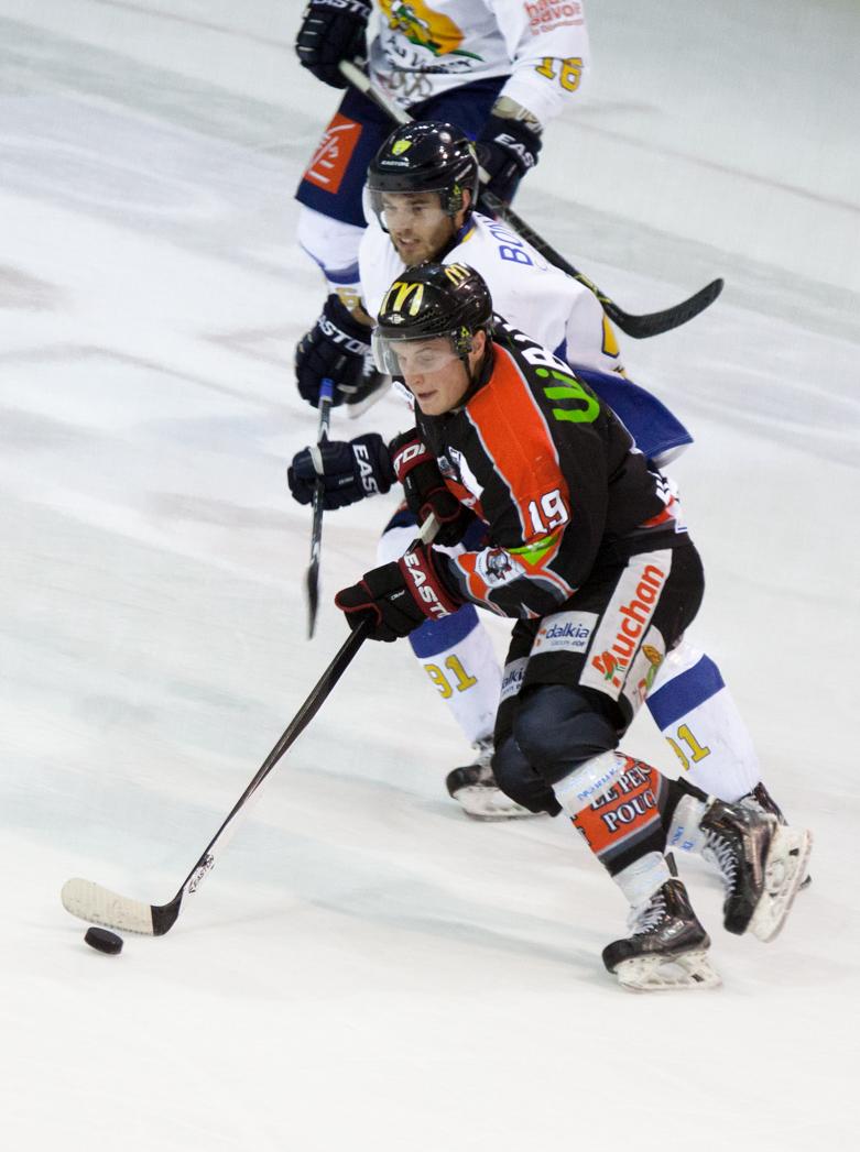 Amiens  2 - 0 Chamonix 