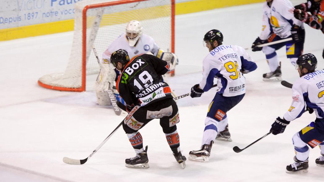 Amiens  2 - 0 Chamonix 