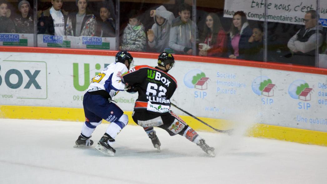 Amiens  2 - 0 Chamonix 