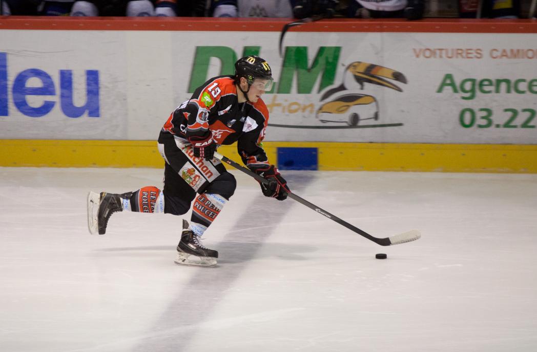 Amiens  2 - 0 Chamonix 