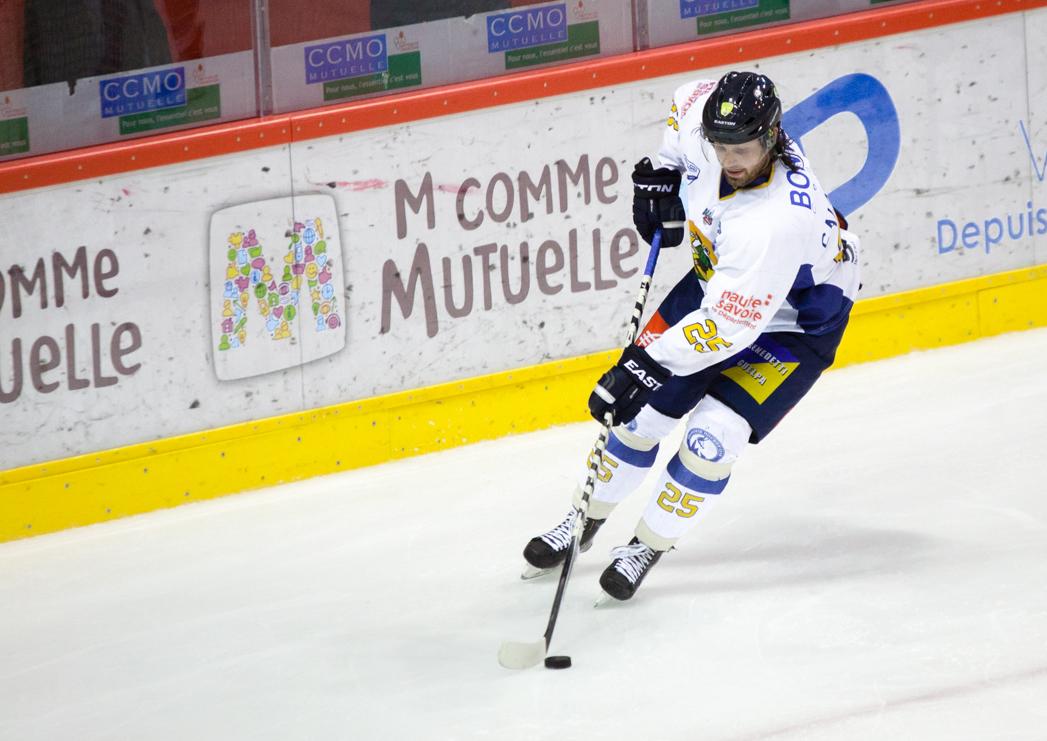 Amiens  2 - 0 Chamonix 