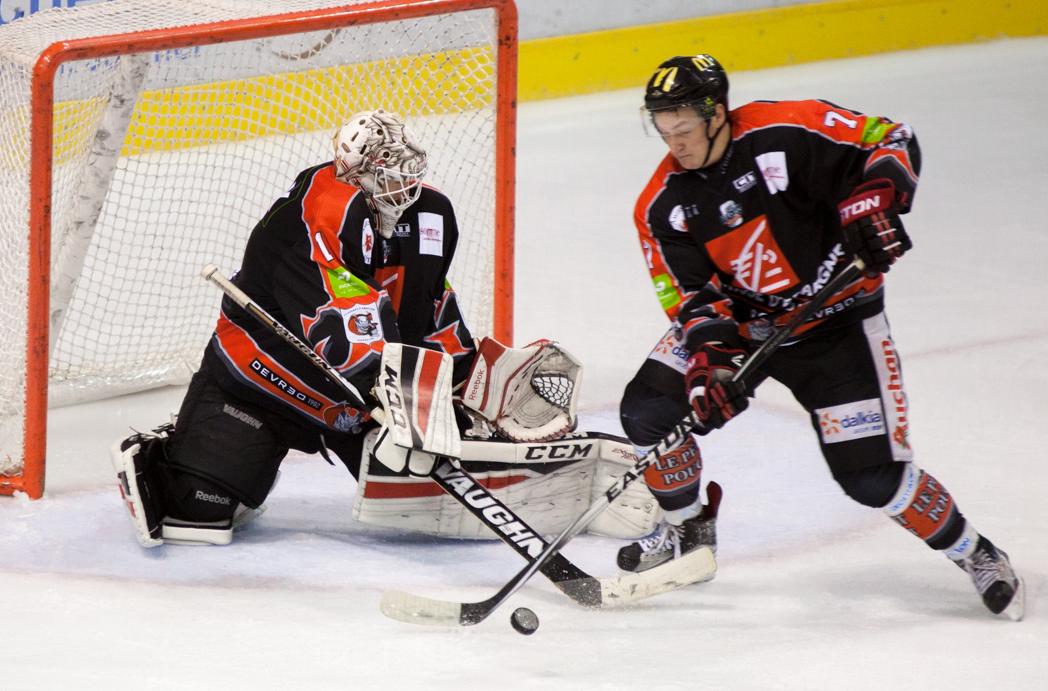 Amiens  2 - 0 Chamonix 