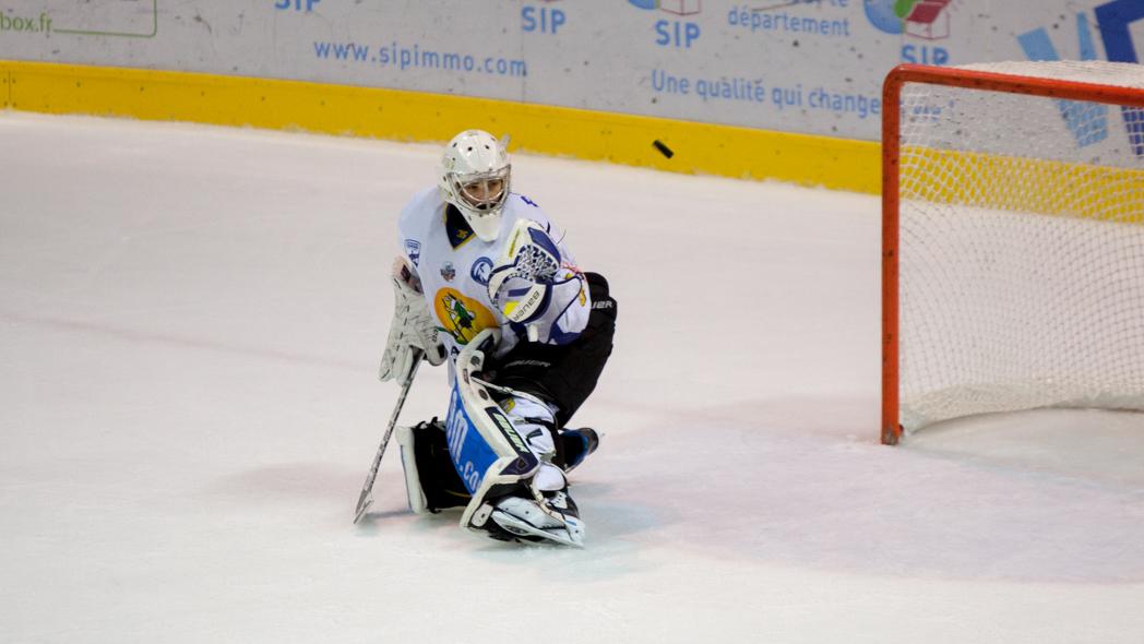 Amiens  2 - 0 Chamonix 