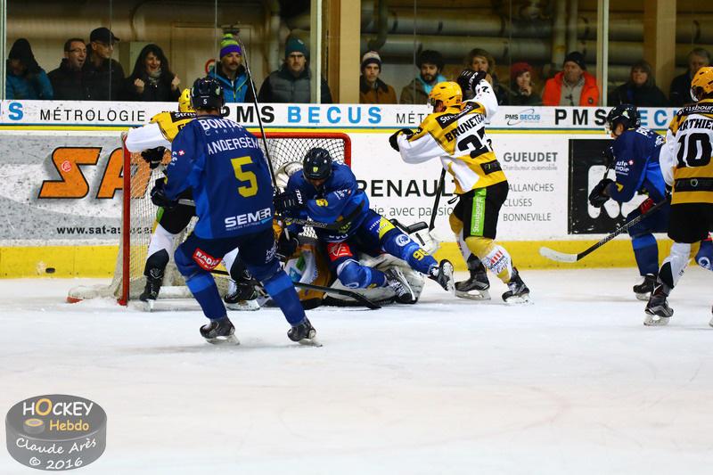 Chamonix  4 - 1 Strasbourg 