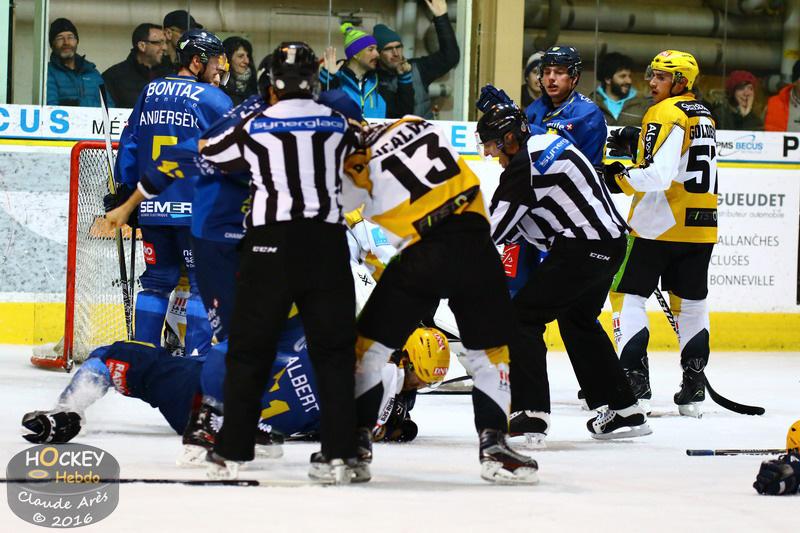 Chamonix  4 - 1 Strasbourg 
