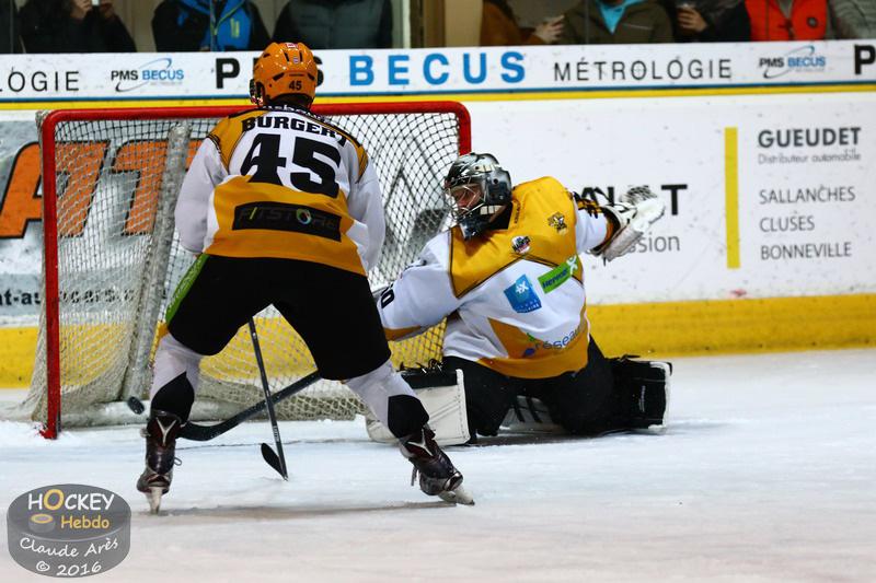 Chamonix  4 - 1 Strasbourg 