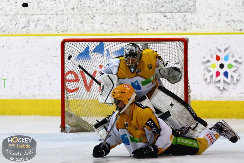 Chamonix  4 - 1 Strasbourg 