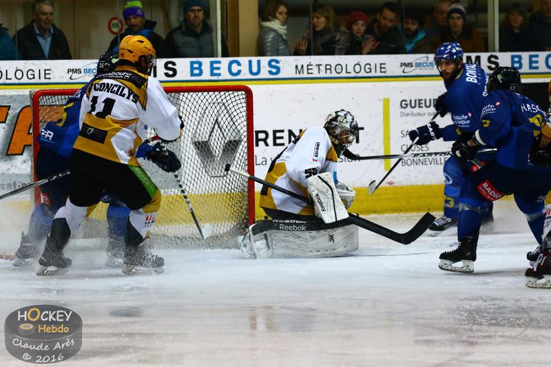 Chamonix  4 - 1 Strasbourg 