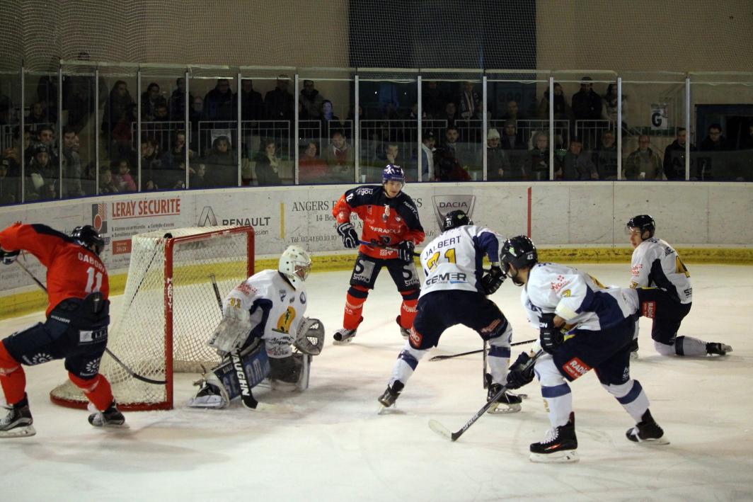 Angers  6 - 2 Chamonix 