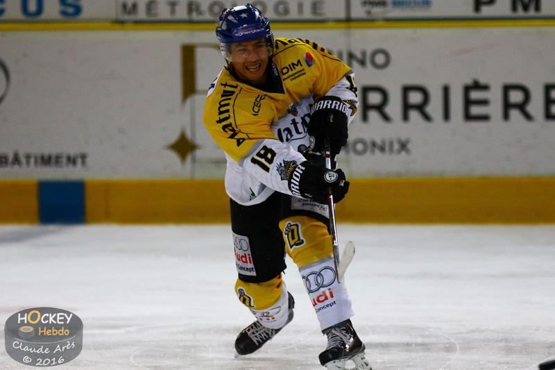 Chamonix  0 - 2 Rouen