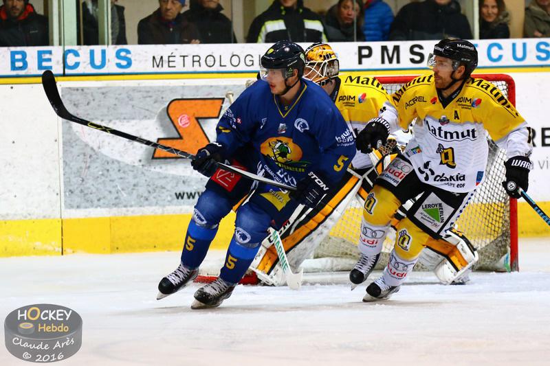 Chamonix  0 - 2 Rouen