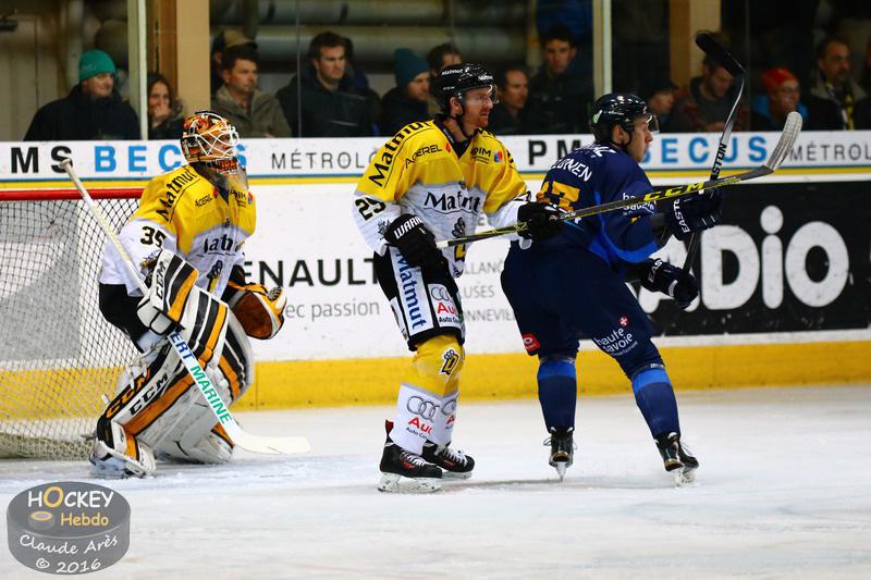 Chamonix  0 - 2 Rouen