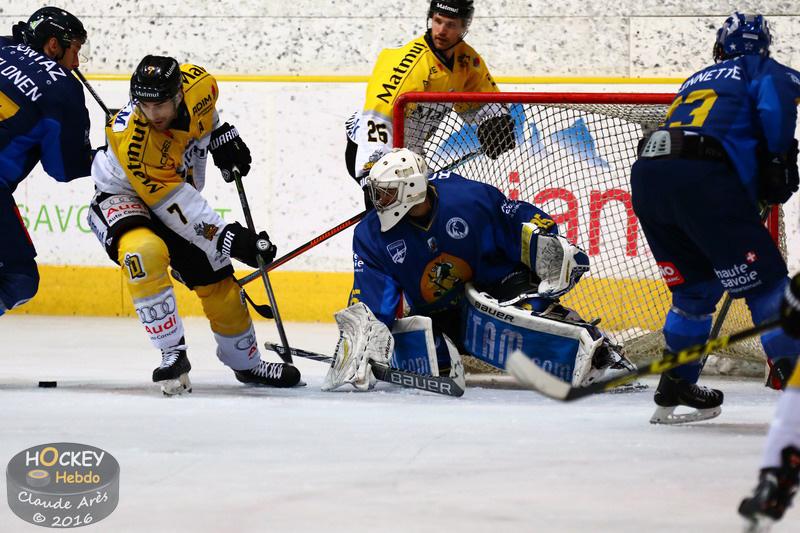 Chamonix  0 - 2 Rouen