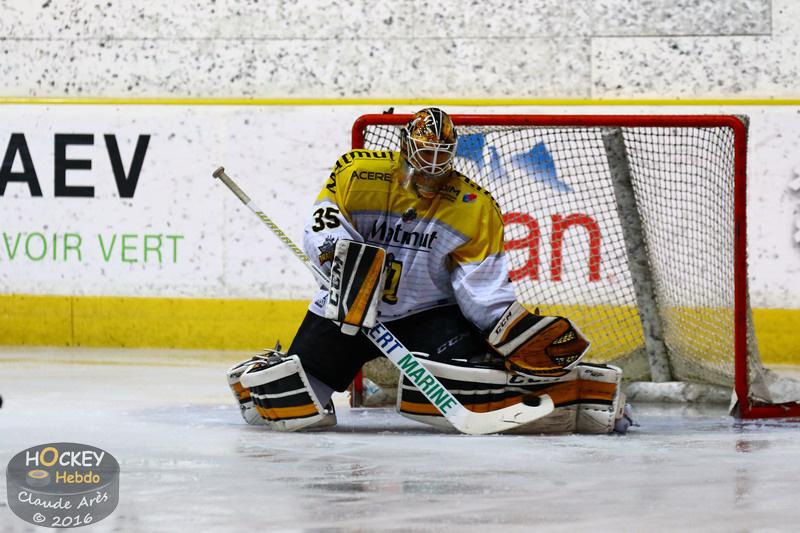 Chamonix  0 - 2 Rouen