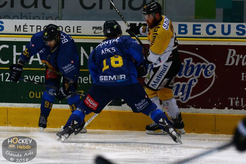 Chamonix  0 - 2 Rouen