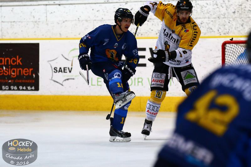 Chamonix  0 - 2 Rouen
