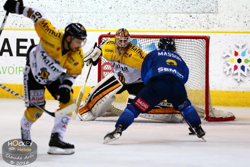 Chamonix  0 - 2 Rouen